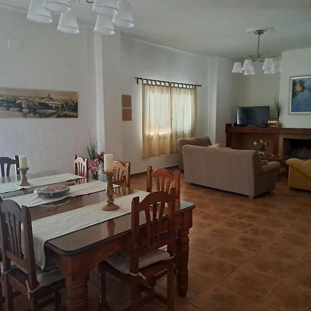 Villa Duran Esteban Cantillana Luaran gambar